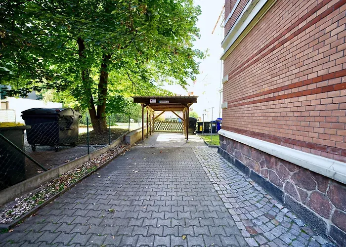 Edler Wohnraum Noble Stadtoase Mit Boxspringbett, Kaffeevollautomat & Parkplatz