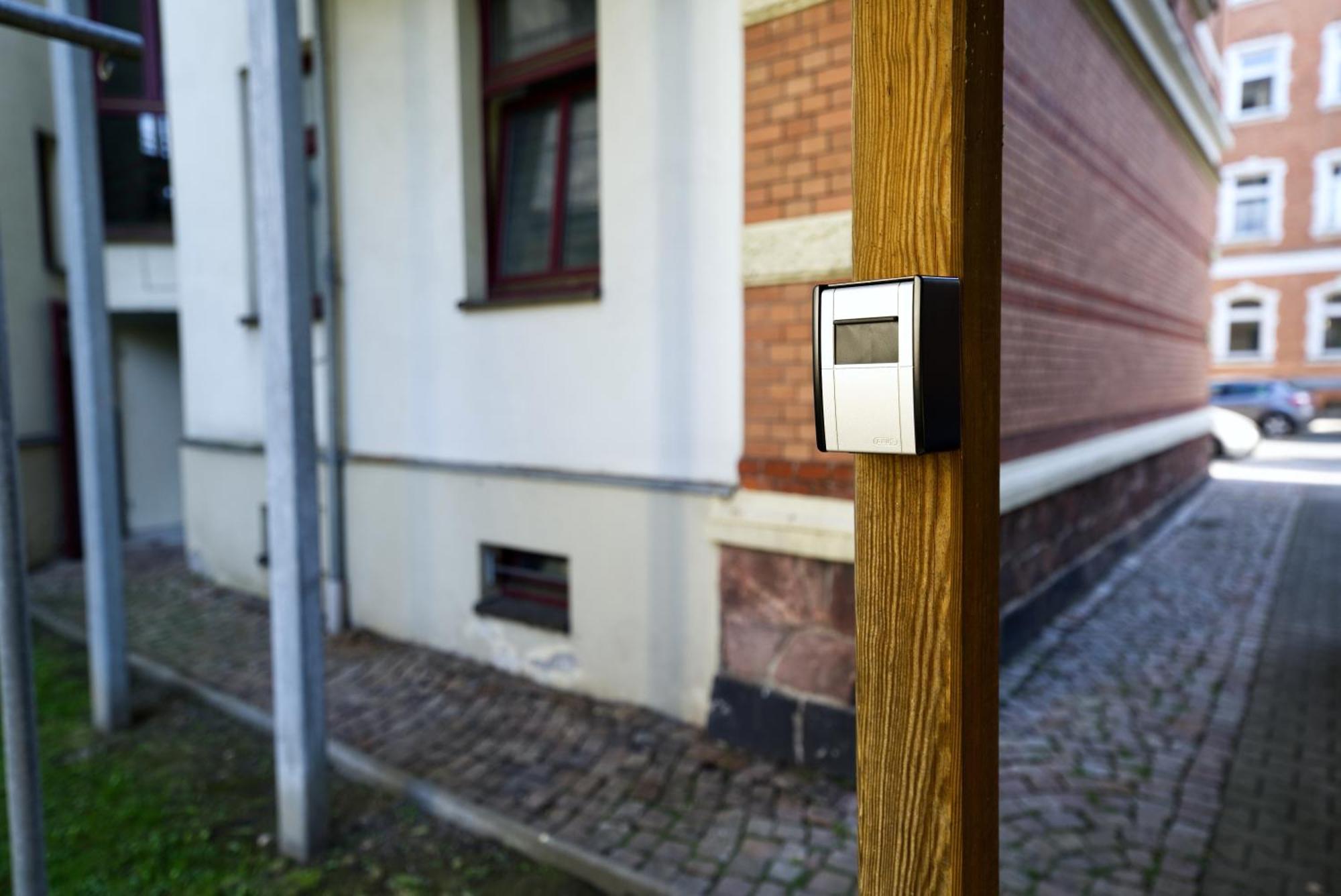 Edler Wohnraum Noble Stadtoase Mit Boxspringbett, Kaffeevollautomat & Parkplatz Apartment