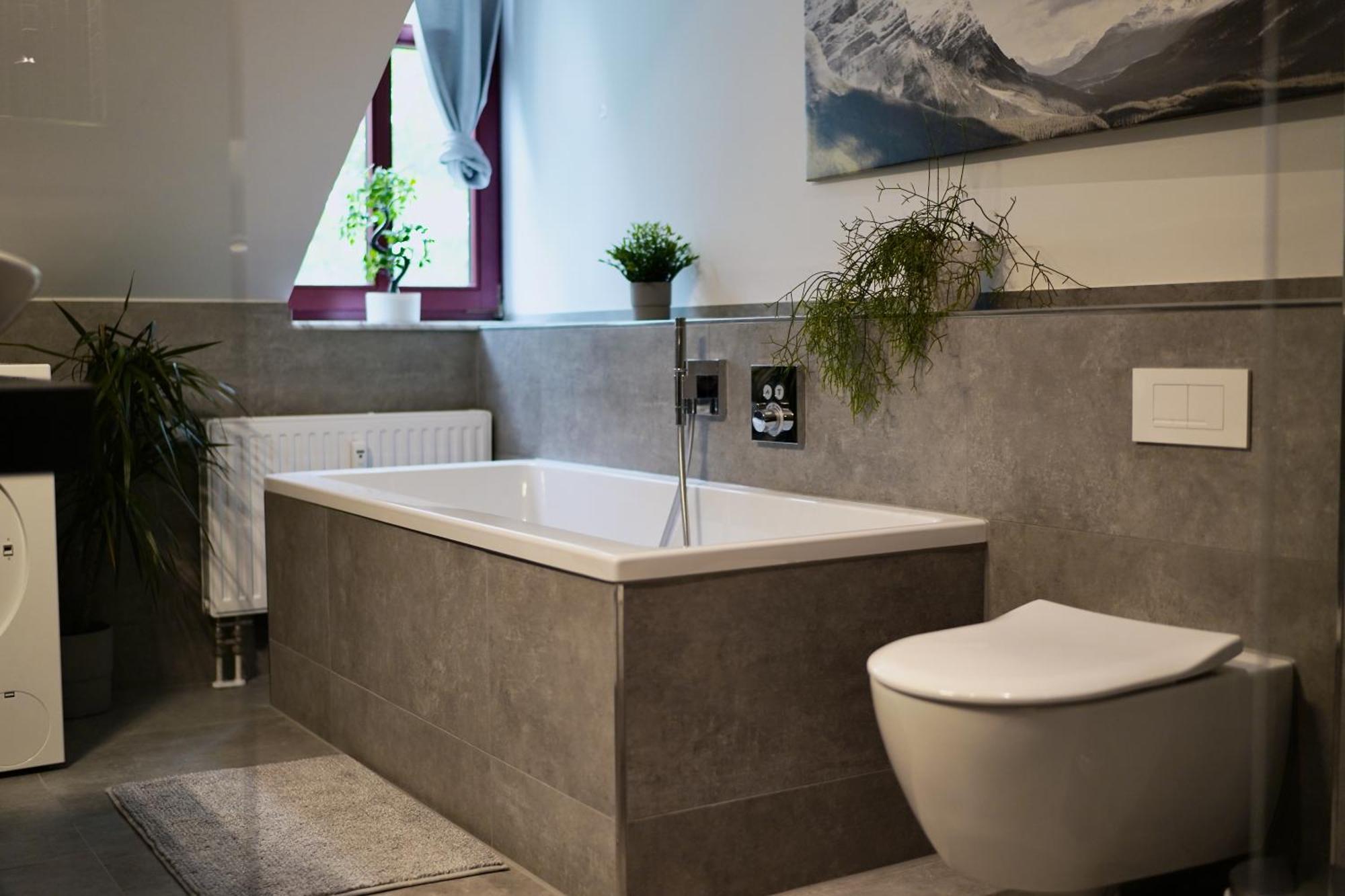 Edler Wohnraum Noble Stadtoase Mit Boxspringbett, Kaffeevollautomat & Parkplatz Apartment Zwickau