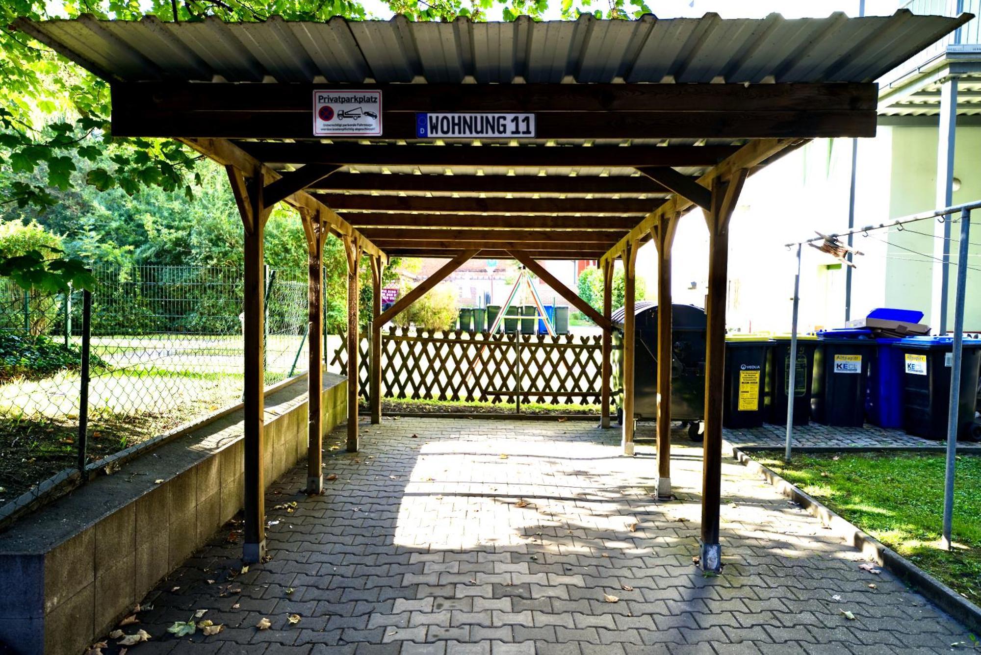 Edler Wohnraum Noble Stadtoase Mit Boxspringbett, Kaffeevollautomat & Parkplatz