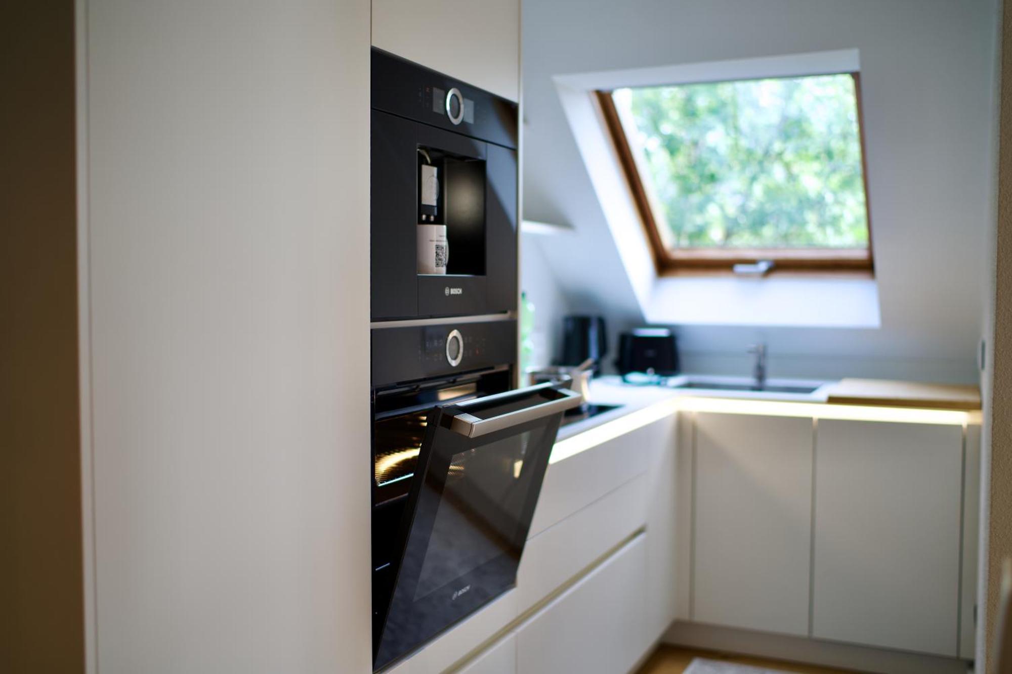 Edler Wohnraum Noble Stadtoase Mit Boxspringbett, Kaffeevollautomat & Parkplatz Apartment Zwickau